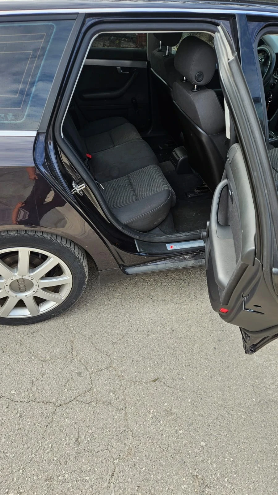 Audi A4 2.0 tdi S LINE 6ск - изображение 10 | Auto.bg Audi A4 2.0 tdi S LINE 6ск - изображение 10