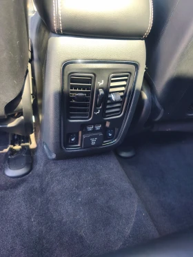 Jeep Grand cherokee Limited 3.6. V6 4x4 - 17500 € / 34227.03 лв. - 91008867 11 | Car24.bg Jeep Grand cherokee Limited 3.6. V6 4x4 - 17500 € / 34227.03 лв. - 91008867 11