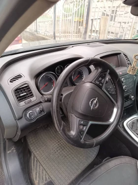 Opel Insignia 2.0 cdti 4X4 | Auto.bg — изображение 10 Opel Insignia 2.0 cdti 4X4 | Auto.bg — изображение 10