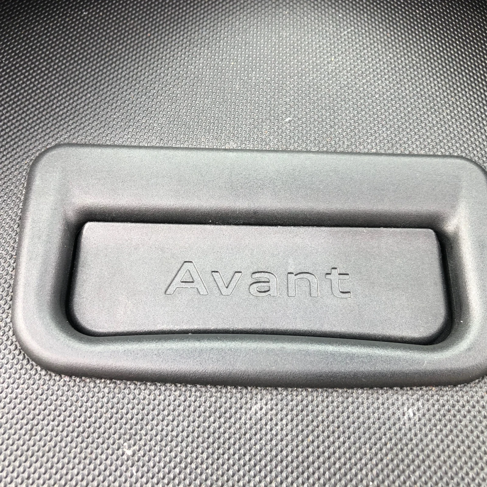 Audi A4 Avant Quattro 3.0 TDI /V6 245kc/  - изображение 8 | Auto.bg Audi A4 Avant Quattro 3.0 TDI /V6 245kc/  - изображение 8