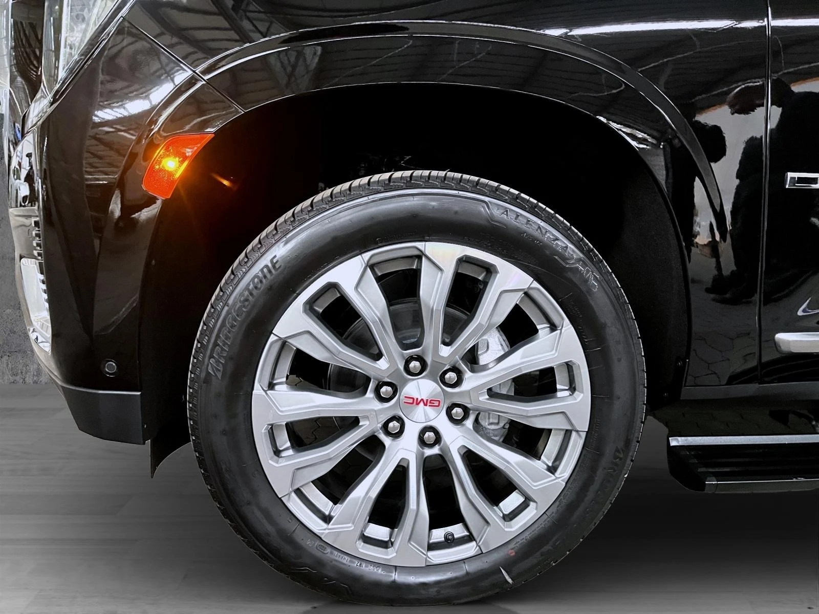 Gmc Yukon 6.2 V8 DENALI/BOSE/HEAD UP/PANO/TV/360/7-МЕСТЕН/ - изображение 4 | Auto.bg Gmc Yukon 6.2 V8 DENALI/BOSE/HEAD UP/PANO/TV/360/7-МЕСТЕН/ - изображение 4