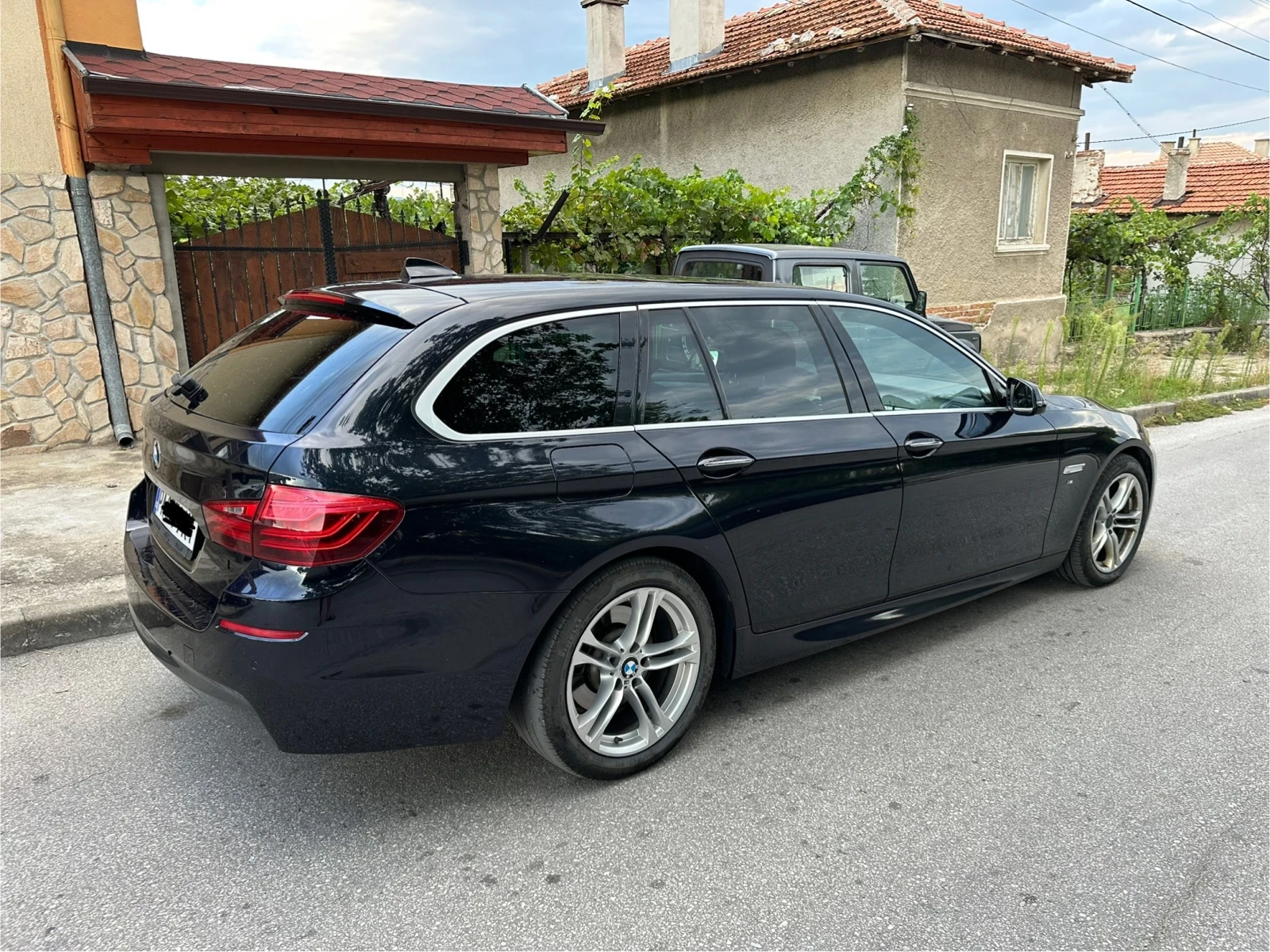 BMW 520 2.0D XDrive 4x4 MPack - изображение 5 | Auto.bg BMW 520 2.0D XDrive 4x4 MPack - изображение 5