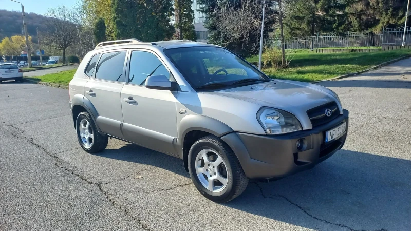 Hyundai Tucson 2, 0CRDI 4х4 - 5800 лв. / 2965.49 € - 90991914 1 | Car24.bg Hyundai Tucson 2, 0CRDI 4х4 - 5800 лв. / 2965.49 € - 90991914 1