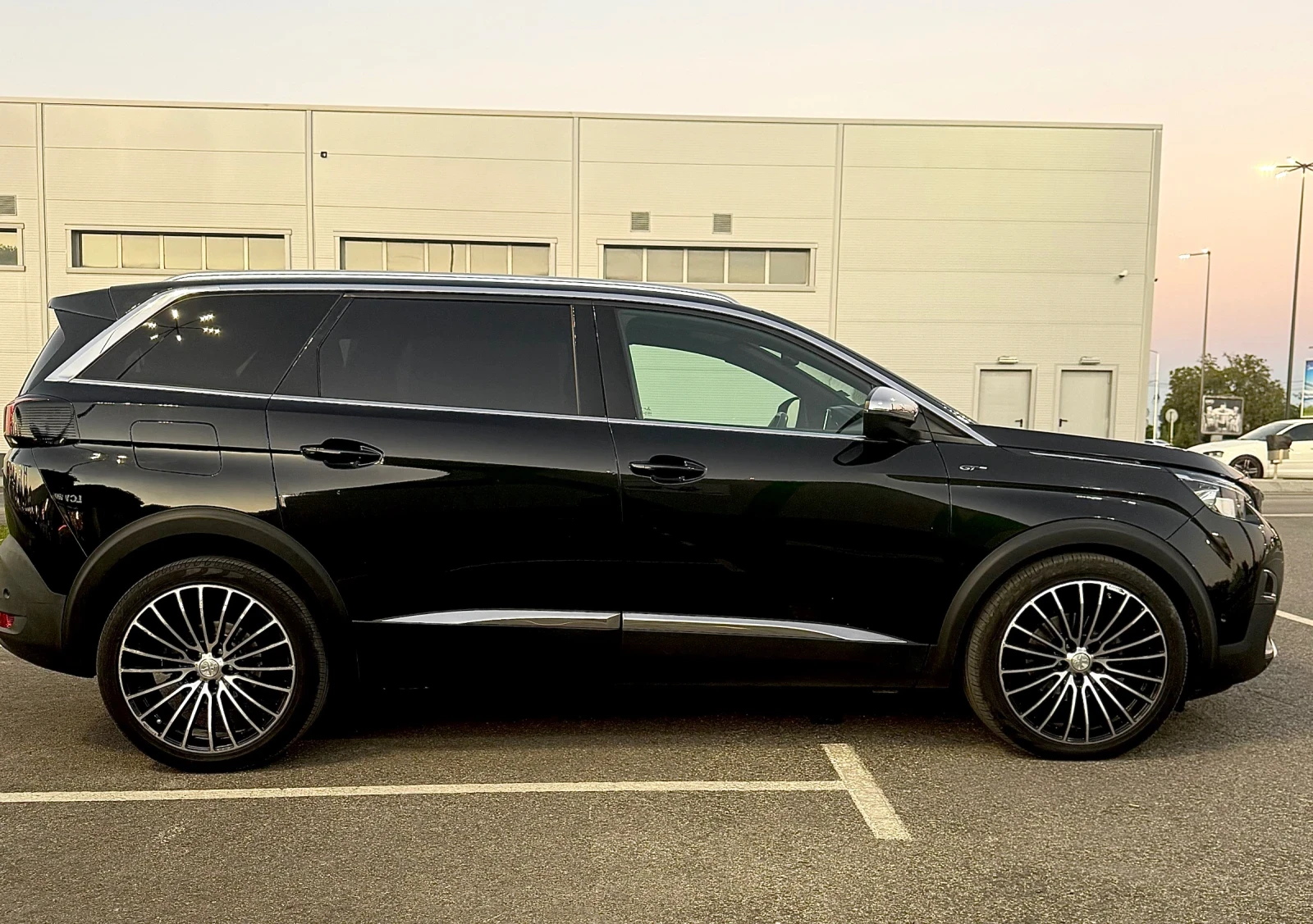 Peugeot 5008 2.0D 180kc-GT-line / 7 местна  - изображение 7 | Auto.bg Peugeot 5008 2.0D 180kc-GT-line / 7 местна  - изображение 7