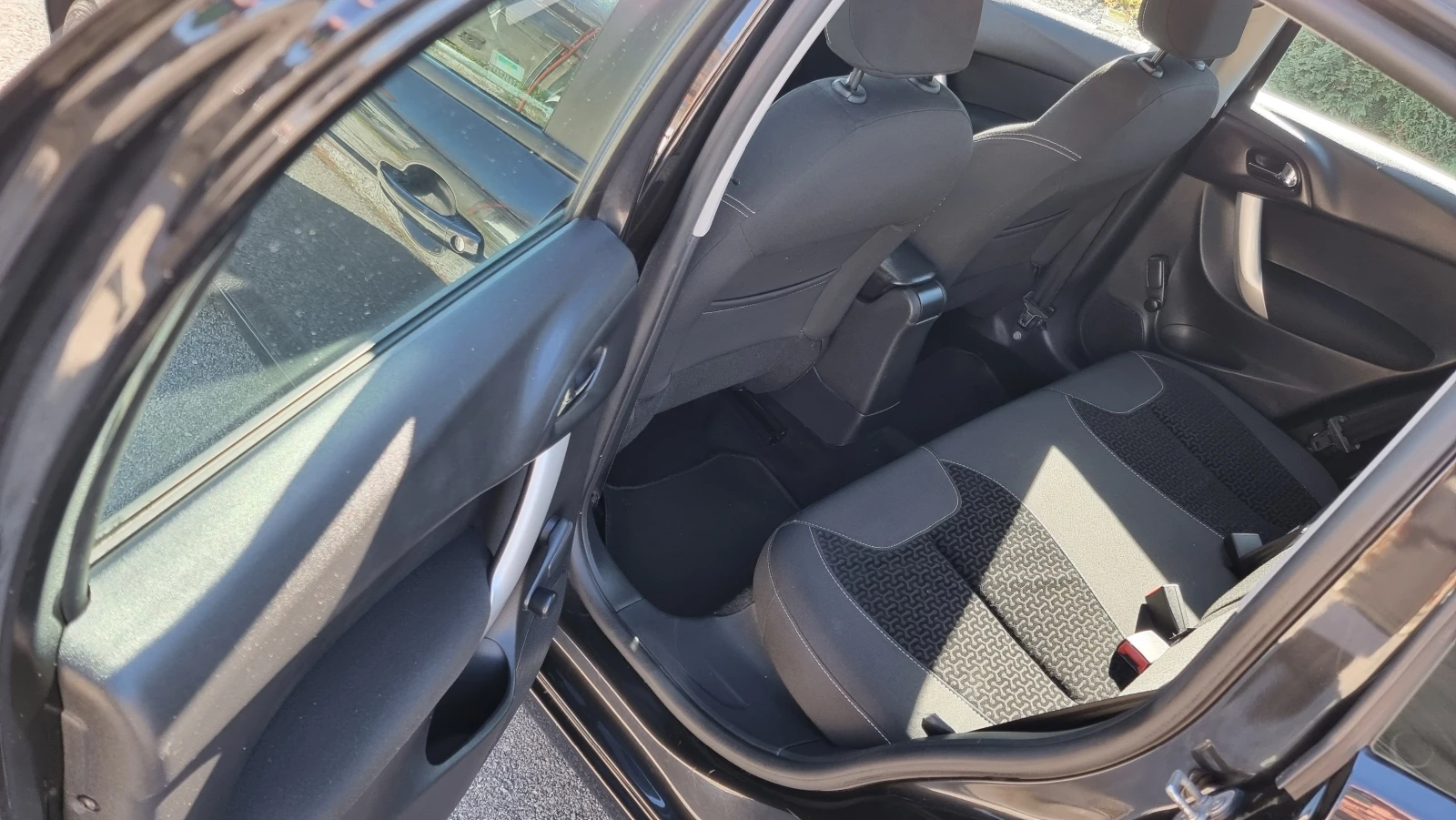 Citroen C3 1.4HDI Euro5A - изображение 8 | Auto.bg Citroen C3 1.4HDI Euro5A - изображение 8