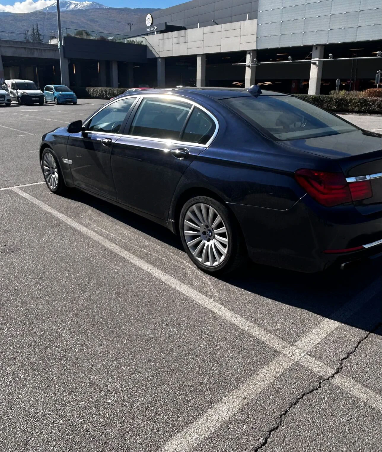 BMW 750 Li Xd FULL FACE DIGITAL - изображение 6 | Auto.bg BMW 750 Li Xd FULL FACE DIGITAL - изображение 6