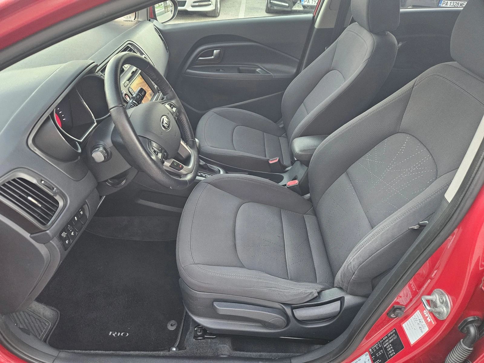 Kia Rio 1.4i-Automatic/Navi/Камера/Xenon - изображение 10 | Auto.bg Kia Rio 1.4i-Automatic/Navi/Камера/Xenon - изображение 10