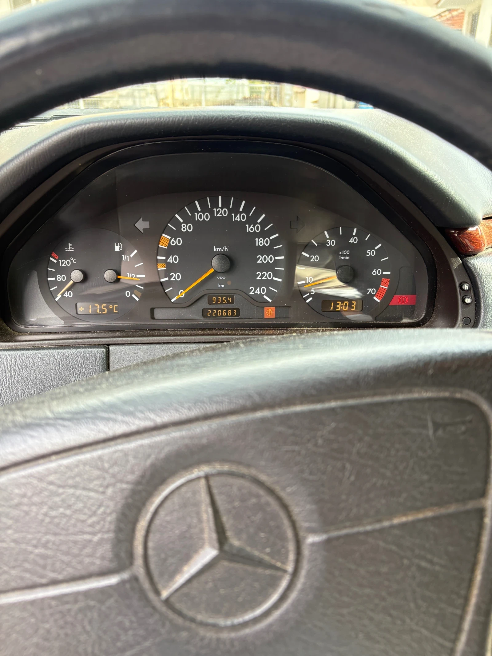 Mercedes-Benz E 200  - изображение 5 | Auto.bg Mercedes-Benz E 200  - изображение 5