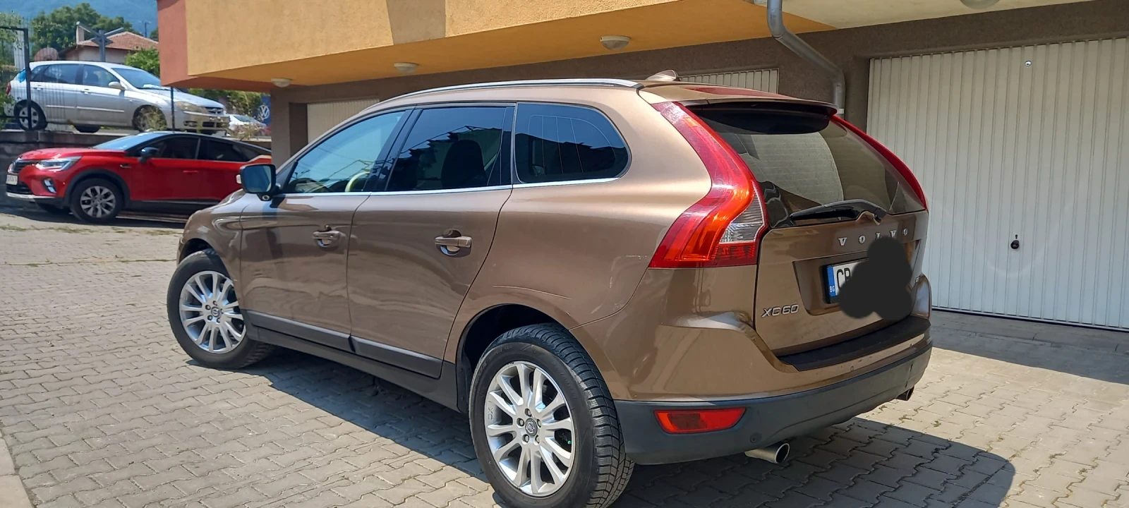 Volvo XC60 2.4 cm .D5 AWD 4X4 Automat 205 ks - изображение 5 | Auto.bg Volvo XC60 2.4 cm .D5 AWD 4X4 Automat 205 ks - изображение 5