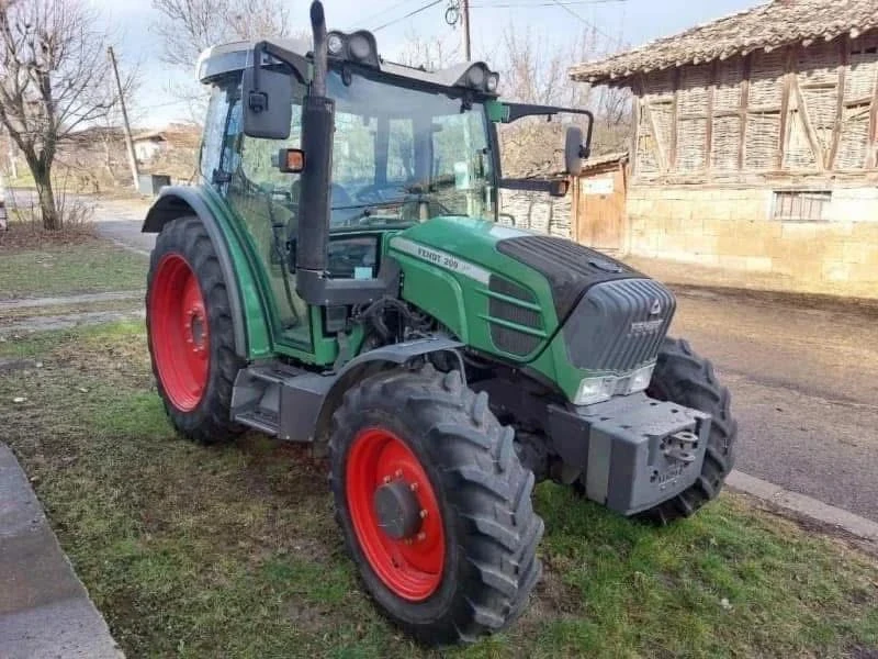 Трактор Fendt Vario 209 | Auto.bg — изображение 1 Трактор Fendt Vario 209 | Auto.bg — изображение 1