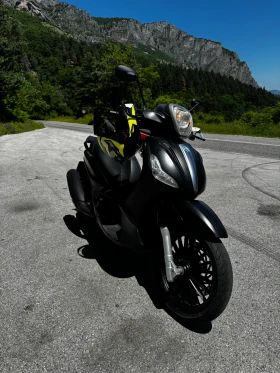 Piaggio Beverly 300 Black Edition | Auto.bg — изображение 9 Piaggio Beverly 300 Black Edition | Auto.bg — изображение 9