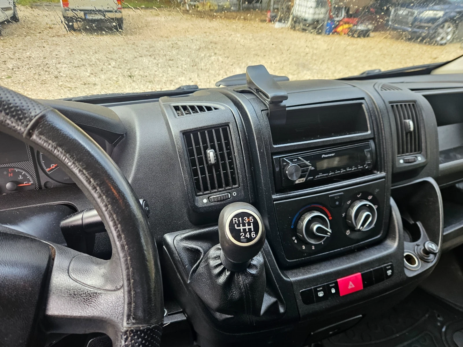 Citroen Jumper 3.0 180кс бордови - изображение 10 | Auto.bg Citroen Jumper 3.0 180кс бордови - изображение 10