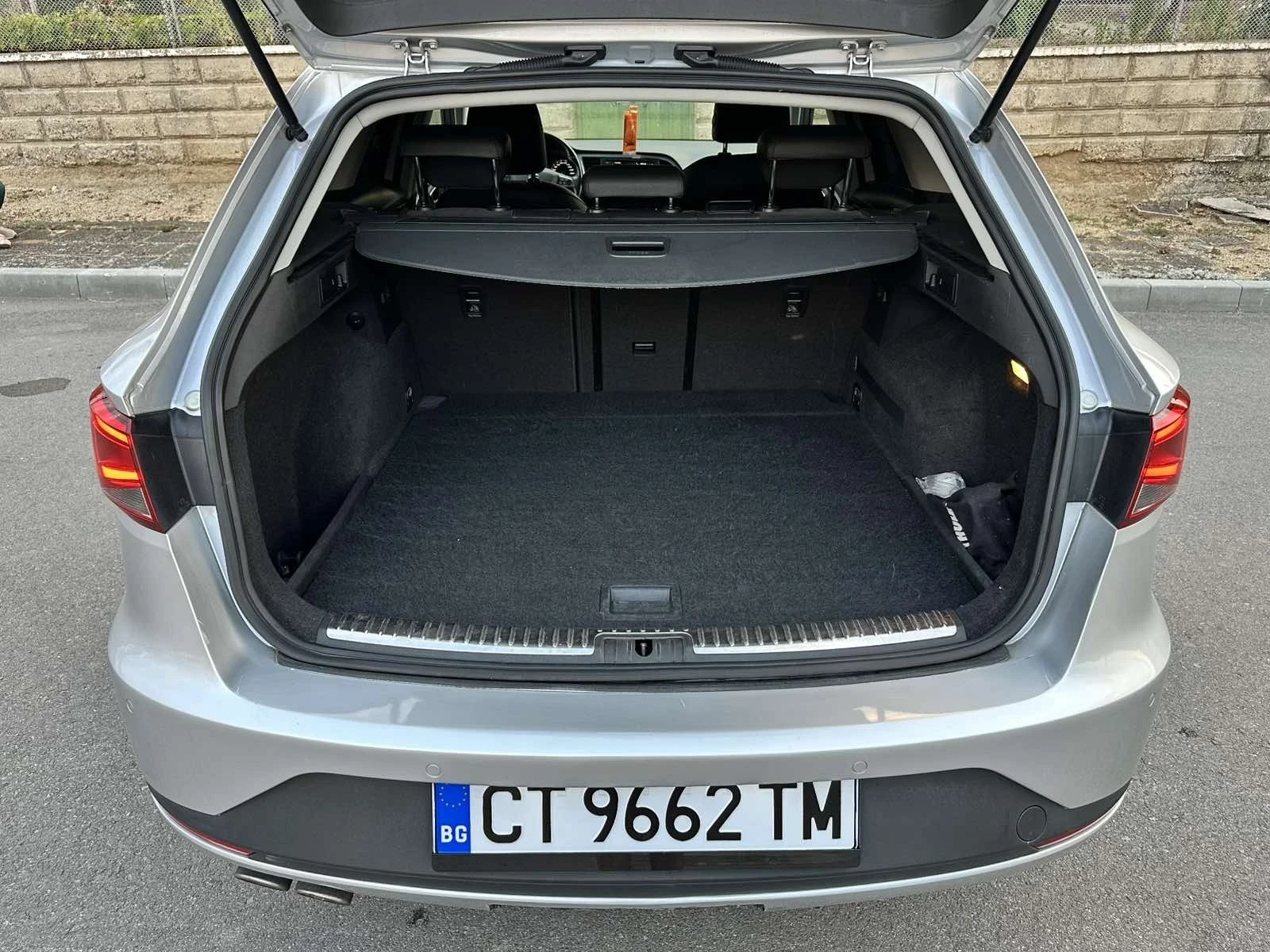 Seat Leon 3xFR-Line Assisted-Front Assisted-Matrix-Distronic - изображение 9 | Auto.bg Seat Leon 3xFR-Line Assisted-Front Assisted-Matrix-Distronic - изображение 9