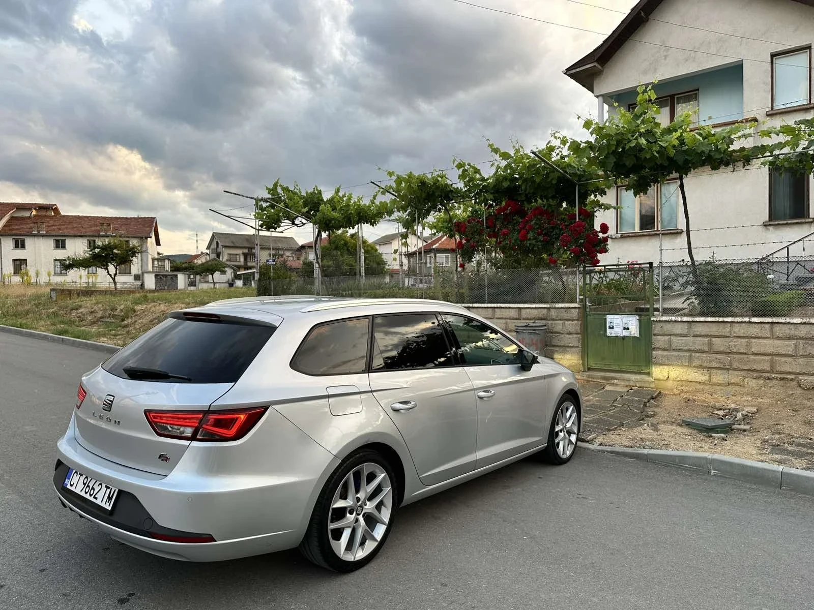 Seat Leon 3xFR-Line Assisted-Front Assisted-Matrix-Distronic - изображение 5 | Auto.bg Seat Leon 3xFR-Line Assisted-Front Assisted-Matrix-Distronic - изображение 5
