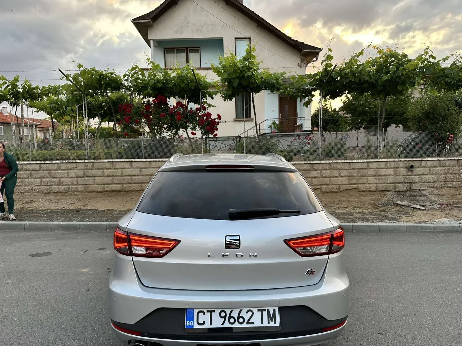 Seat Leon 3xFR-Line Assisted-Front Assisted-Matrix-Distronic - изображение 6 | Auto.bg Seat Leon 3xFR-Line Assisted-Front Assisted-Matrix-Distronic - изображение 6