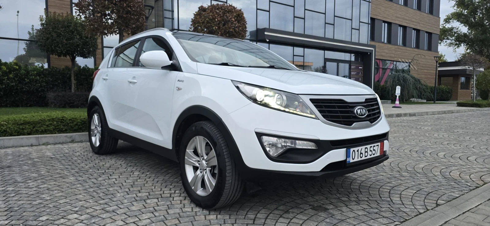 Kia Sportage 2.0 CRDI* AWD* 136к.с.* ЛИЗИМГ* GT-line* ПАНОРАМА | Auto.bg — изображение 1 Kia Sportage 2.0 CRDI* AWD* 136к.с.* ЛИЗИМГ* GT-line* ПАНОРАМА | Auto.bg — изображение 1