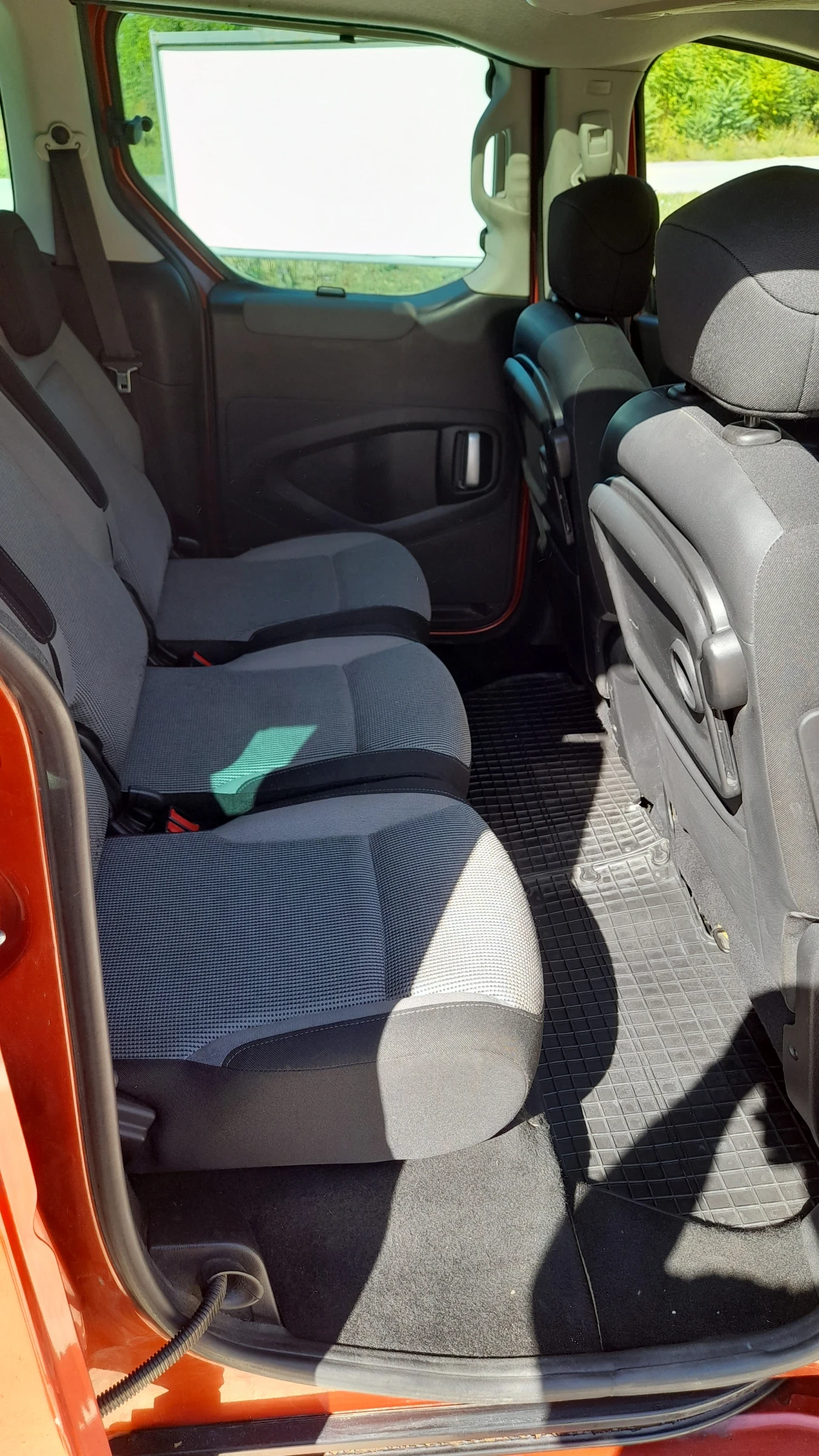 Peugeot Partner 1.6HDI.evro4 - изображение 10 | Auto.bg Peugeot Partner 1.6HDI.evro4 - изображение 10