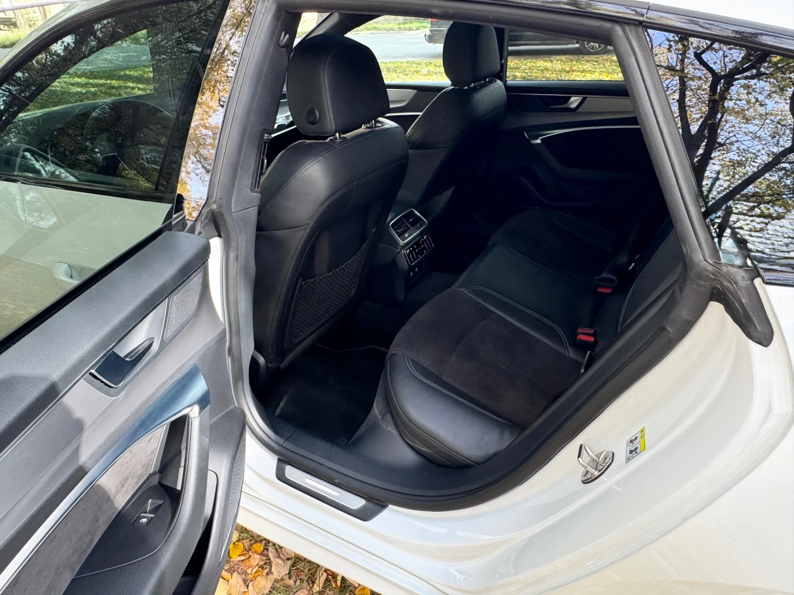 Audi A7 55TFSI S-Line Full Matrix Quattro/Сервизна История - изображение 9 | Auto.bg Audi A7 55TFSI S-Line Full Matrix Quattro/Сервизна История - изображение 9