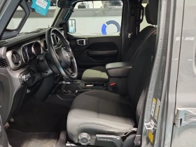 Jeep Gladiator * SPORT S CREW CAB SHORT BED * CARFAX * БЕЗ ПЪРВОН - 19000 € / 37160.77 лв. - 50951765 5 | Car24.bg Jeep Gladiator * SPORT S CREW CAB SHORT BED * CARFAX * БЕЗ ПЪРВОН - 19000 € / 37160.77 лв. - 50951765 5