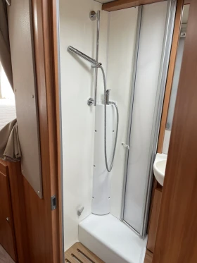 Кемпер HYMER / ERIBA EXSIS-I 588 | Auto.bg — изображение 12 Кемпер HYMER / ERIBA EXSIS-I 588 | Auto.bg — изображение 12