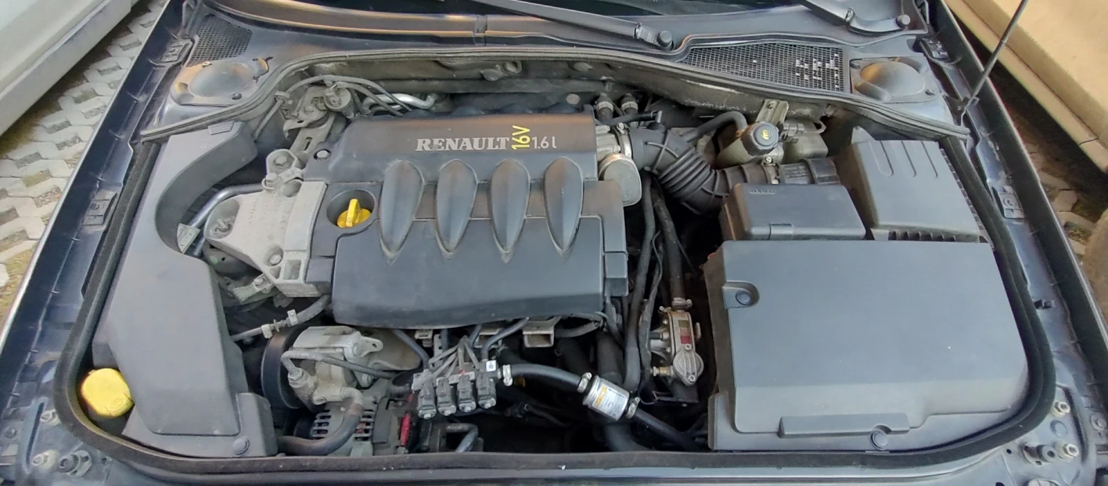 Renault Laguna 1, 6 16V 112 к.с. - Газ/ Бензин  - изображение 6 | Auto.bg Renault Laguna 1, 6 16V 112 к.с. - Газ/ Бензин  - изображение 6