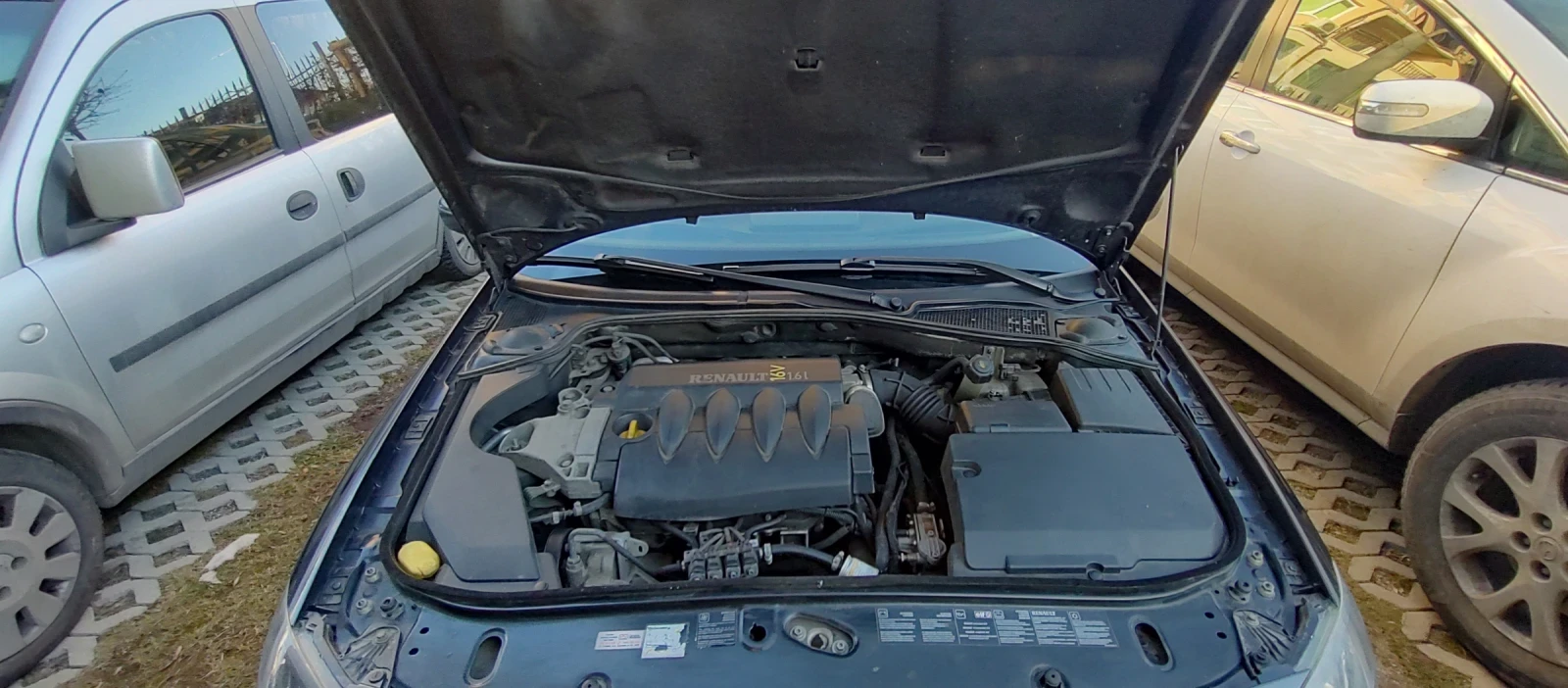 Renault Laguna 1, 6 16V 112 к.с. - Газ/ Бензин  - изображение 7 | Auto.bg Renault Laguna 1, 6 16V 112 к.с. - Газ/ Бензин  - изображение 7