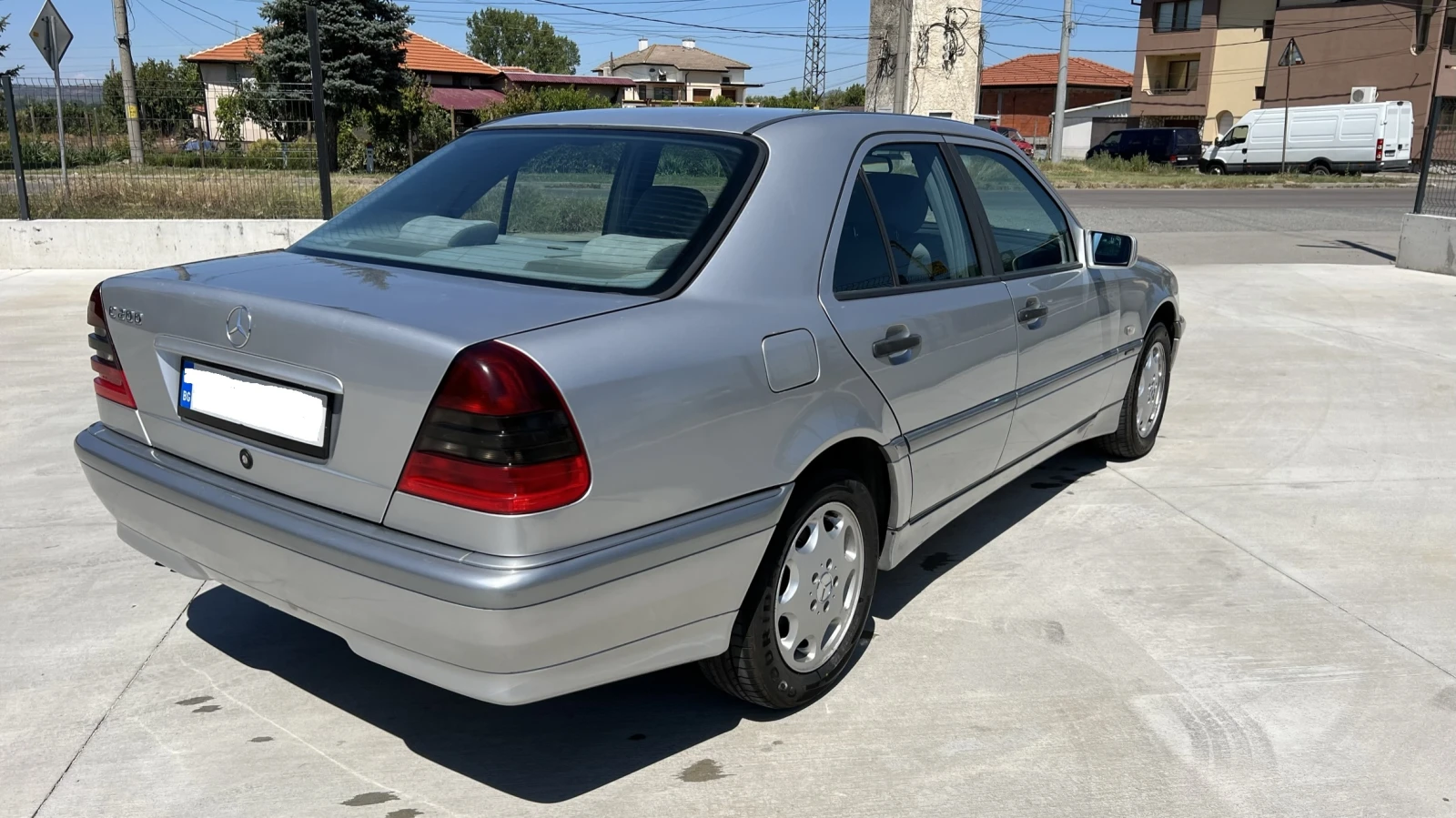 Mercedes-Benz C 200 Газ-Бензин - изображение 4 | Auto.bg Mercedes-Benz C 200 Газ-Бензин - изображение 4