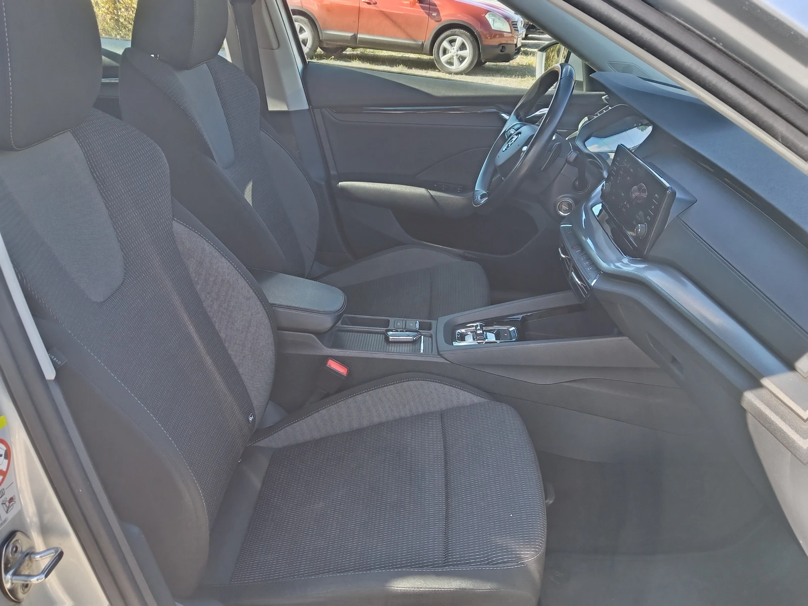 Skoda Octavia 1.5TSI DSG - изображение 8 | Auto.bg Skoda Octavia 1.5TSI DSG - изображение 8