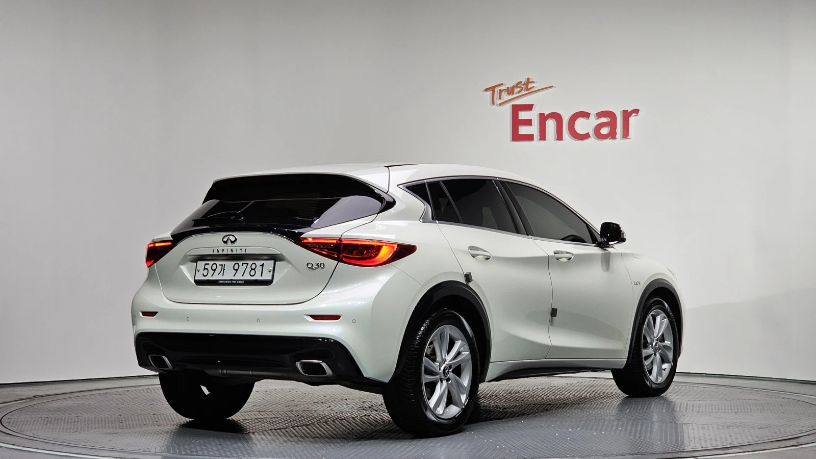 Infiniti Q30 undefined | Auto.bg — изображение 1 Infiniti Q30 undefined | Auto.bg — изображение 1