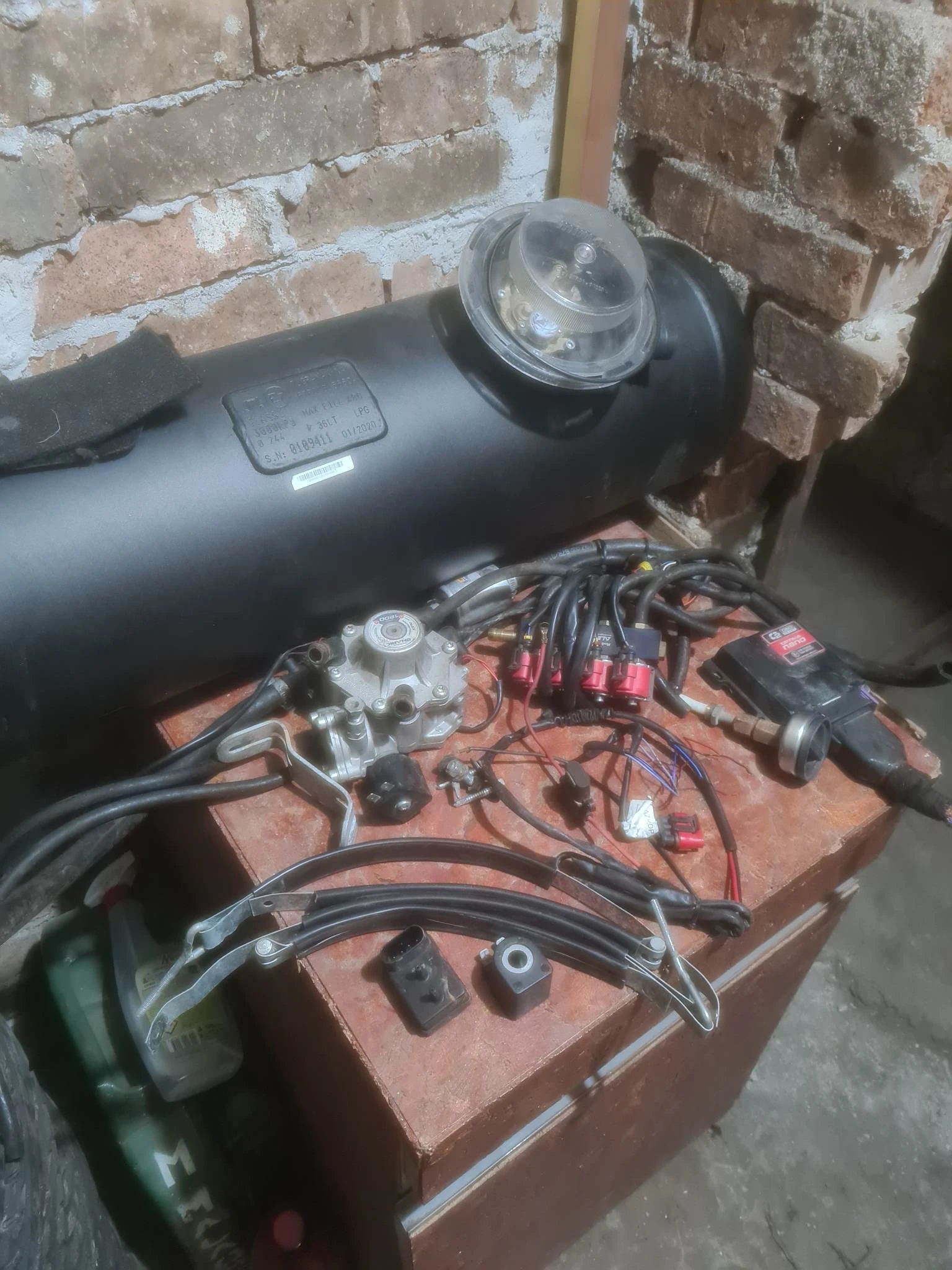 Hyundai Sonata 2.0 LPG, НА ЧАСТИ - изображение 8 | Auto.bg Hyundai Sonata 2.0 LPG, НА ЧАСТИ - изображение 8