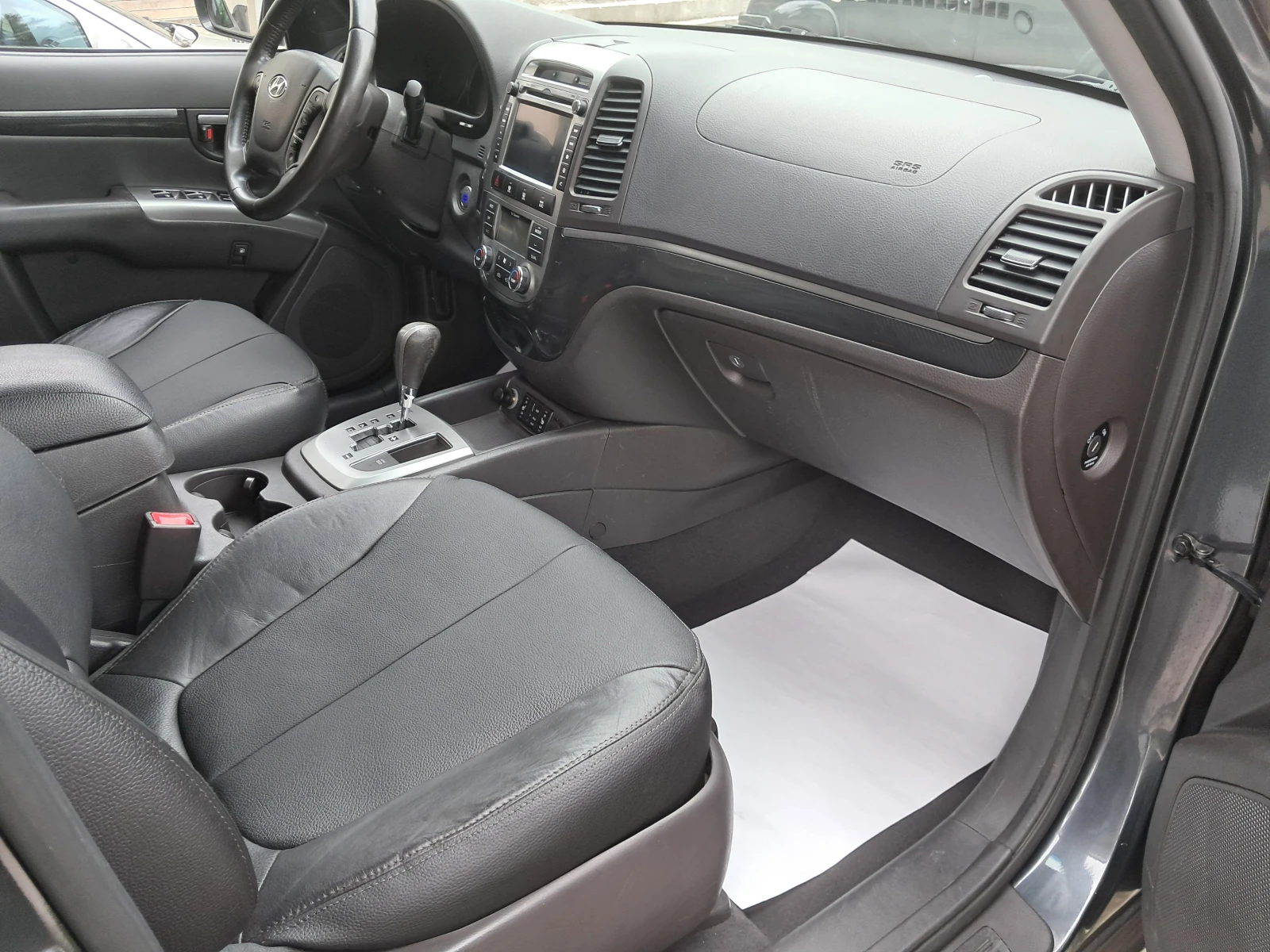Hyundai Santa fe 131000км.FULL-КАТО НОВ - изображение 6 | Auto.bg Hyundai Santa fe 131000км.FULL-КАТО НОВ - изображение 6