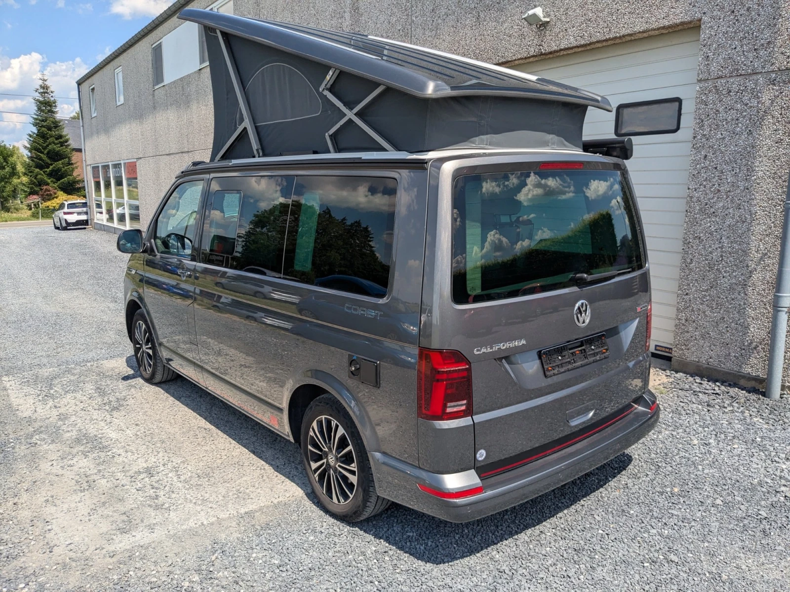 VW California 2.0TDI/204H.P.* 4MOTION* 40 000KM*  - изображение 3 | Auto.bg VW California 2.0TDI/204H.P.* 4MOTION* 40 000KM*  - изображение 3