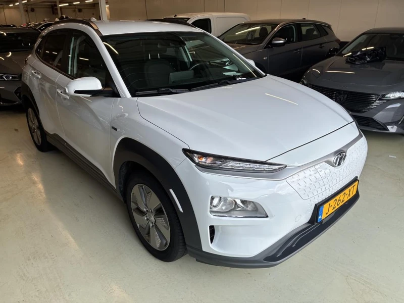 Hyundai Kona 64 kWh Fashion - 16950 € - 73284900 1 | Car24.bg Hyundai Kona 64 kWh Fashion - 16950 € - 73284900 1