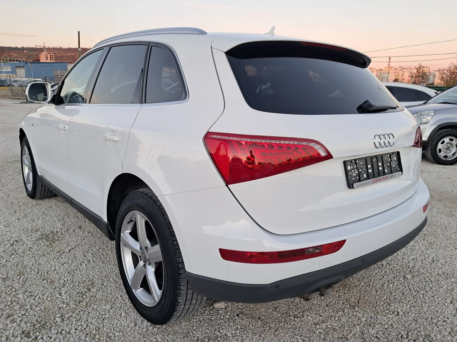 Audi Q5 2.0TDI 177к.с, S LINE, АВТОМАТИК, QUATTRO , КАТО Н - изображение 6 | Auto.bg Audi Q5 2.0TDI 177к.с, S LINE, АВТОМАТИК, QUATTRO , КАТО Н - изображение 6