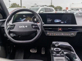 Kia EV6 GT-LINE 2 AWD| 484KM| HUD| MERIDIAN| PANO| 360| ОБ | Auto.bg — изображение 7 Kia EV6 GT-LINE 2 AWD| 484KM| HUD| MERIDIAN| PANO| 360| ОБ | Auto.bg — изображение 7