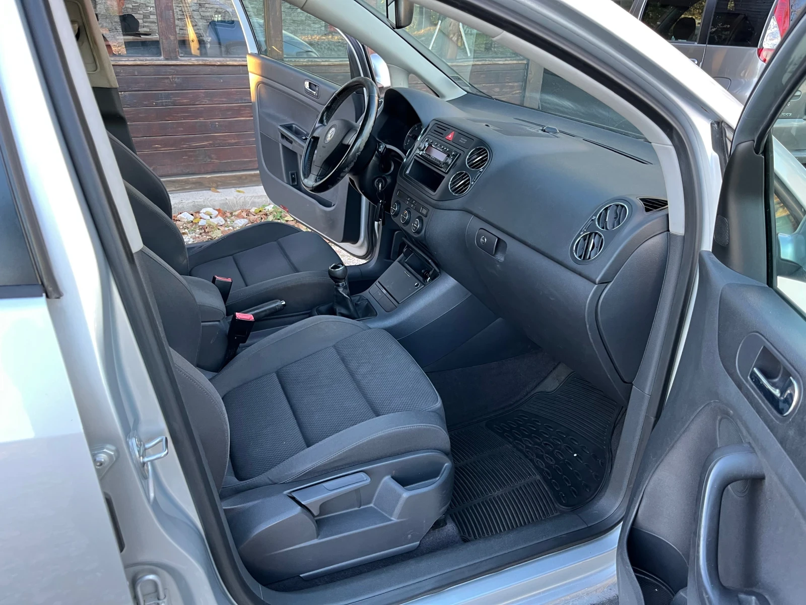 VW Golf Plus 1.9TDI - изображение 9 | Auto.bg VW Golf Plus 1.9TDI - изображение 9