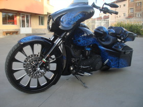     Harley-Davidson Street BAGGER 26'