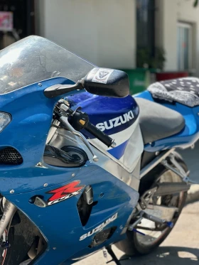 Suzuki Gsxr 600 | Auto.bg — изображение 6 Suzuki Gsxr 600 | Auto.bg — изображение 6