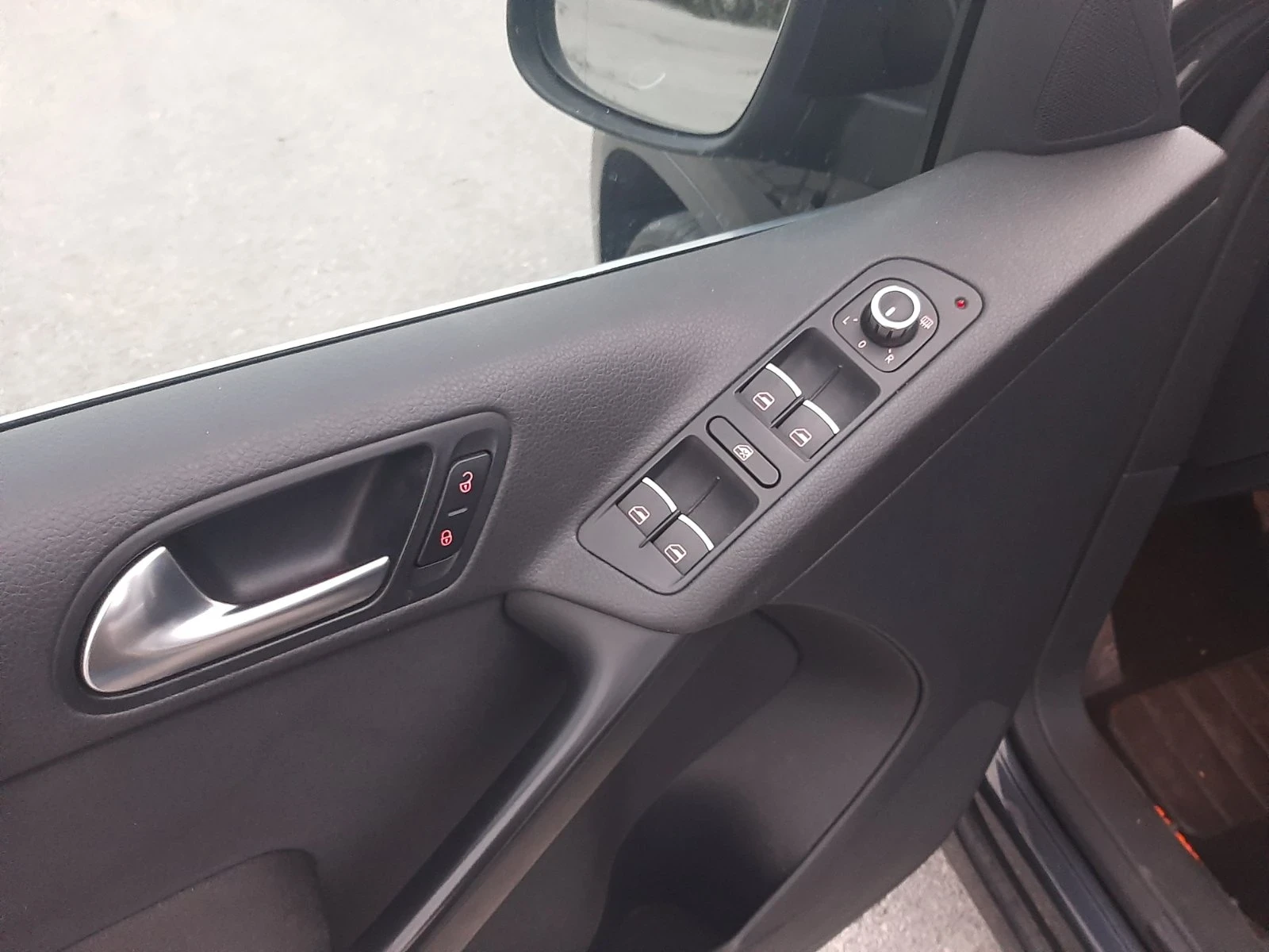 VW Tiguan 2.0 TDI 140ks. 4x4 - изображение 10 | Auto.bg VW Tiguan 2.0 TDI 140ks. 4x4 - изображение 10