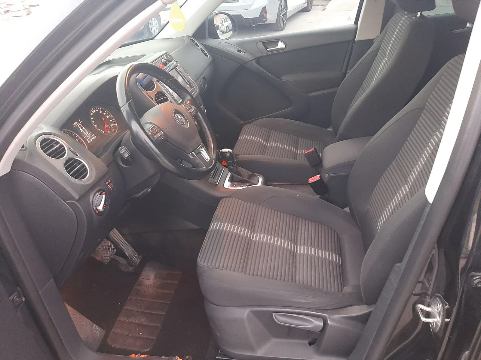 VW Tiguan 2.0 TDI 140ks. 4x4 - изображение 8 | Auto.bg VW Tiguan 2.0 TDI 140ks. 4x4 - изображение 8