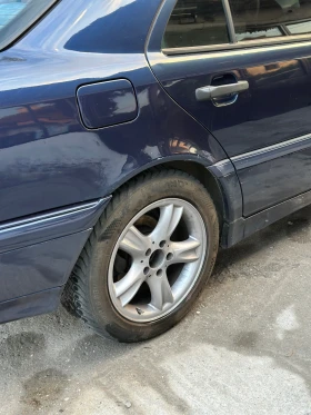 Mercedes-Benz C 180 - 1300 € / 2542.58 лв. - 60308763 17 | Car24.bg Mercedes-Benz C 180 - 1300 € / 2542.58 лв. - 60308763 17