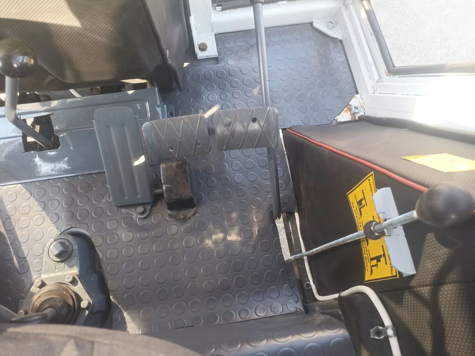 Трактор Болгар TK 82 - изображение 10 | Auto.bg Трактор Болгар TK 82 - изображение 10