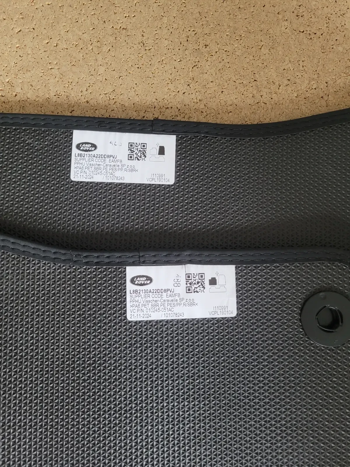 Land Rover Defender Стелки Defender 2024г.Чисто НОВИ Мокетени Оригинал - изображение 3 | Auto.bg Land Rover Defender Стелки Defender 2024г.Чисто НОВИ Мокетени Оригинал - изображение 3