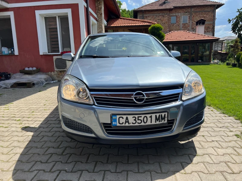 Opel Astra 1.6 перфектна * климатик* 2008г - 1950 € / 3813.87 лв. - 65142345 1 | Car24.bg Opel Astra 1.6 перфектна * климатик* 2008г - 1950 € / 3813.87 лв. - 65142345 1