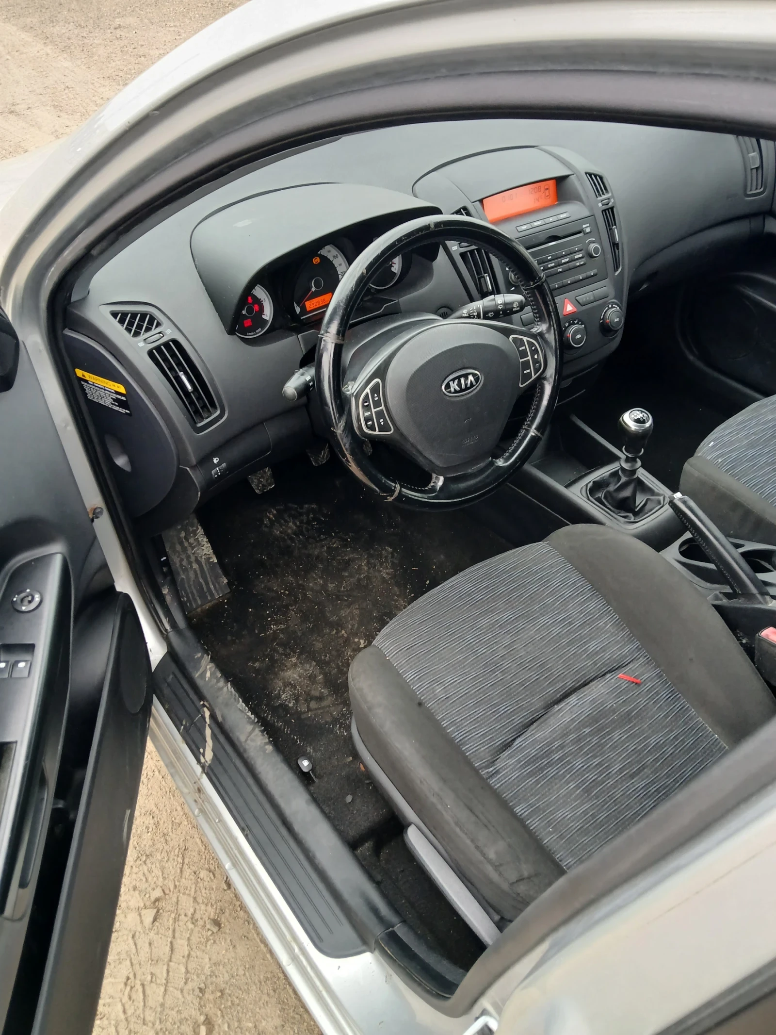 Kia Ceed 1.6 дизел на части - изображение 3 | Auto.bg Kia Ceed 1.6 дизел на части - изображение 3
