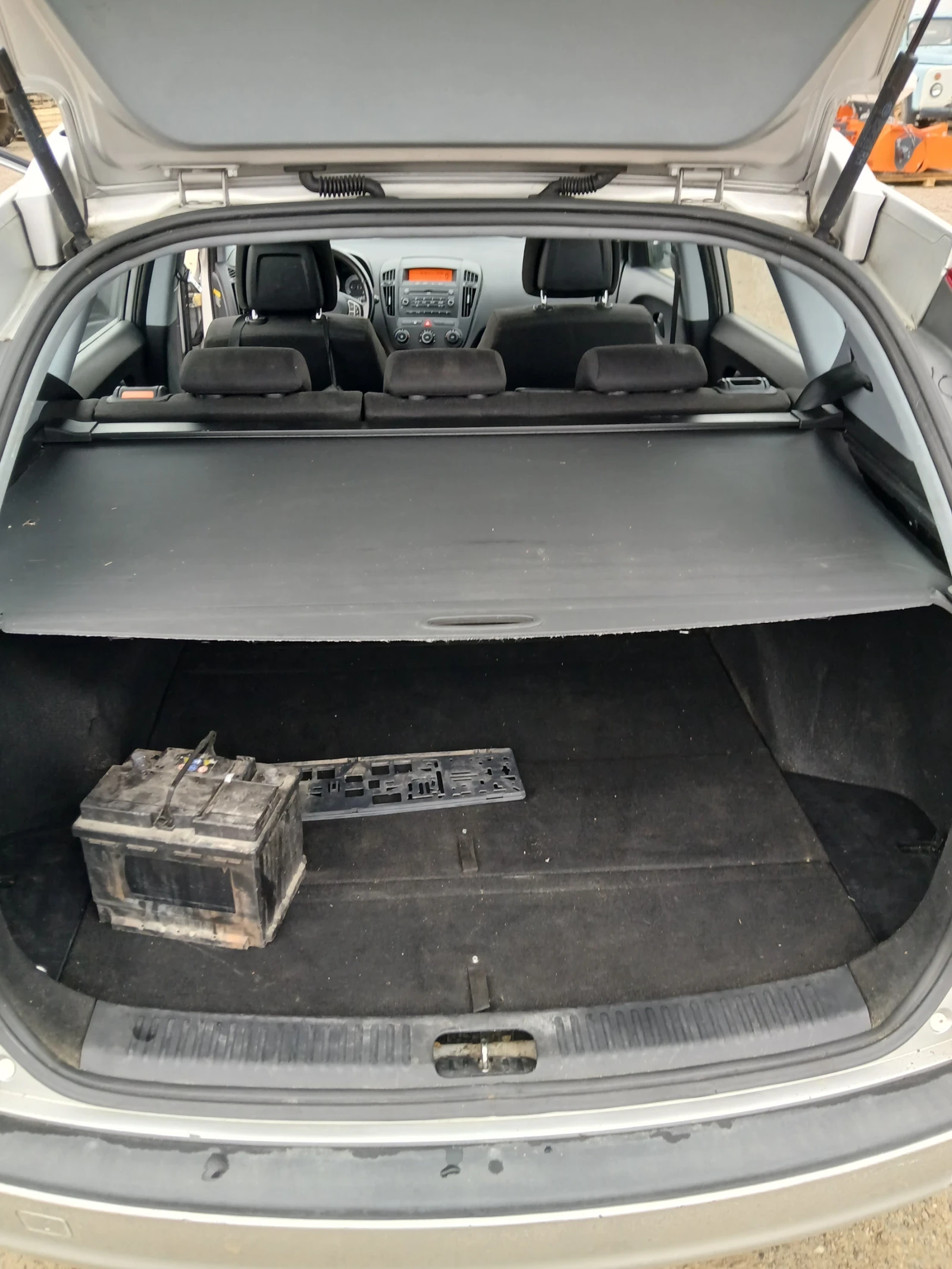 Kia Ceed 1.6 дизел на части - изображение 6 | Auto.bg Kia Ceed 1.6 дизел на части - изображение 6