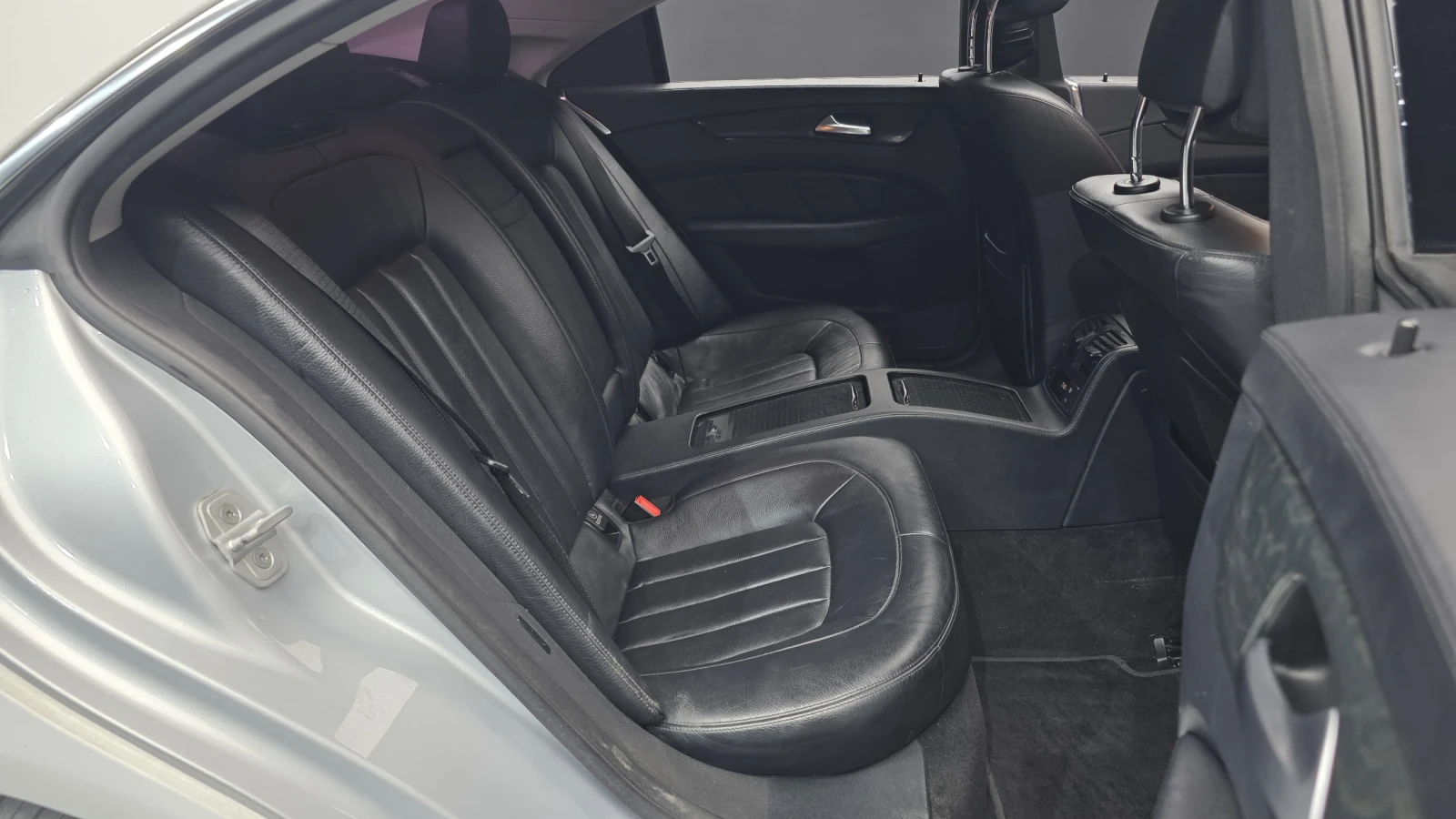 Mercedes-Benz CLS 350 FACELIFT / Сервизна история !!! - изображение 9 | Auto.bg Mercedes-Benz CLS 350 FACELIFT / Сервизна история !!! - изображение 9