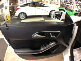 Mercedes-Benz CLA 250 * 4MATIC LEATHER PAN/ROOF NAV B/SPOT CAMERA | Auto.bg — изображение 11 Mercedes-Benz CLA 250 * 4MATIC LEATHER PAN/ROOF NAV B/SPOT CAMERA | Auto.bg — изображение 11
