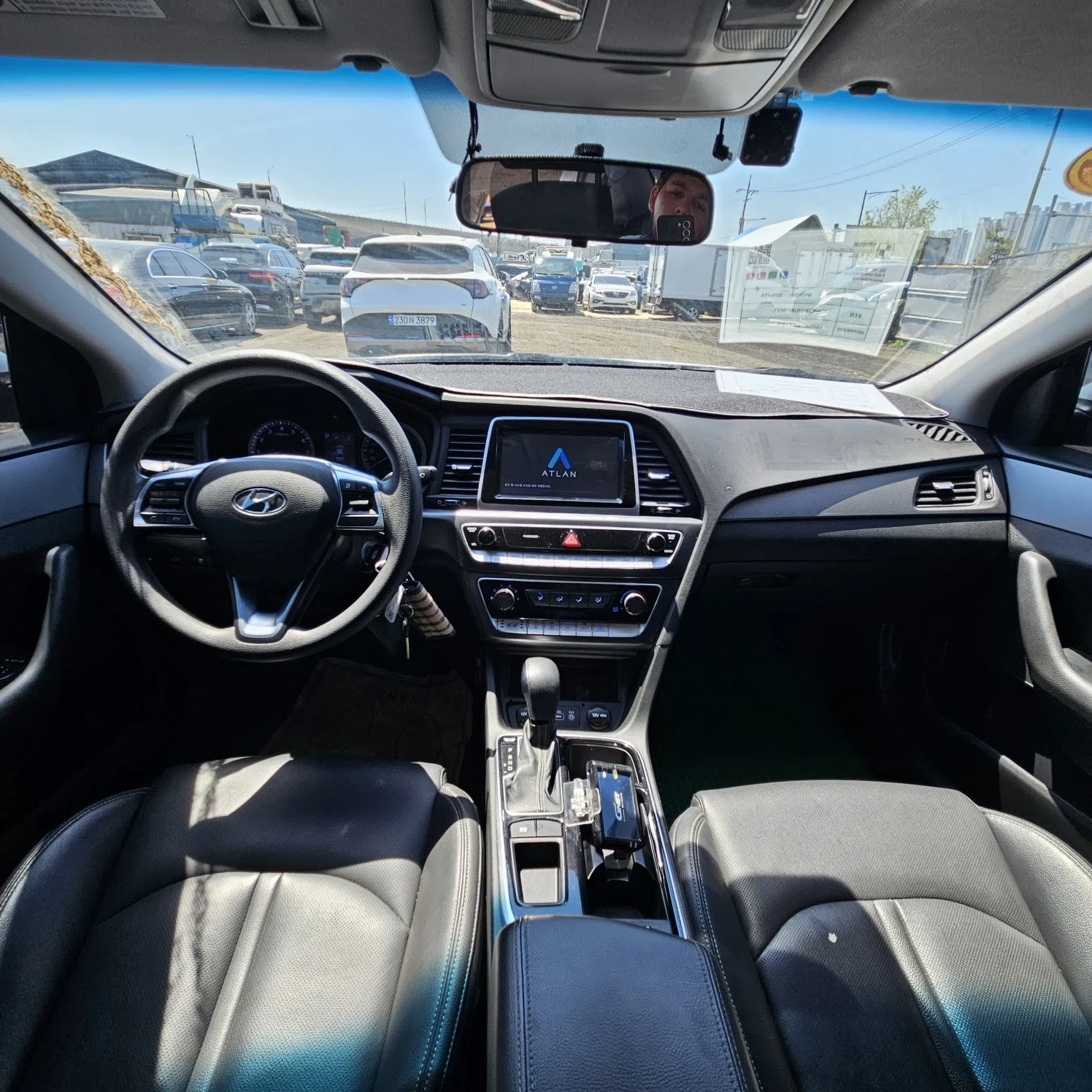 Hyundai Sonata 2.0 LPI ТОП! Подарък зимни гуми! Налична! Екстри! - изображение 6 | Auto.bg Hyundai Sonata 2.0 LPI ТОП! Подарък зимни гуми! Налична! Екстри! - изображение 6