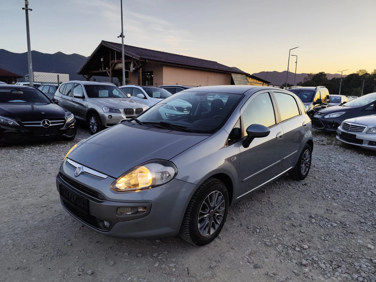 Fiat Punto 1.4 бензин EVO | Auto.bg — изображение 1 Fiat Punto 1.4 бензин EVO | Auto.bg — изображение 1